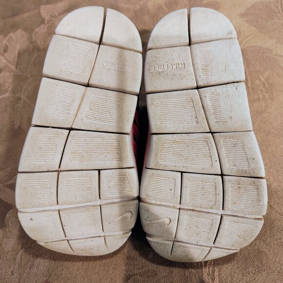 Nike Free 5.0 V2 Toddler Girl Sneakers, Size 7C, Gently Used - Picture 4 of 10